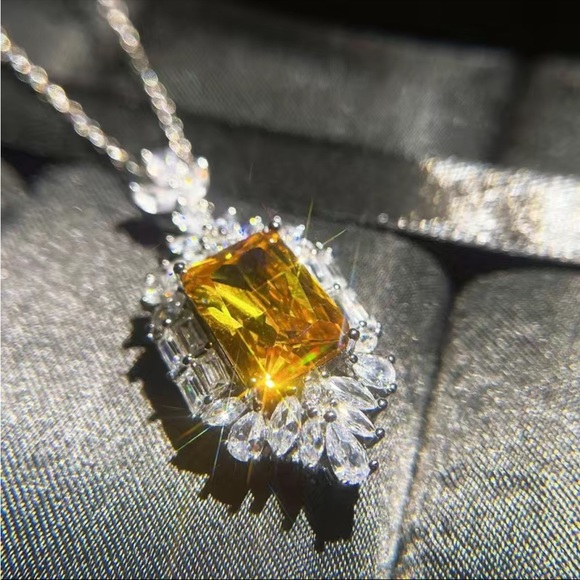 Jewelry - New Gorgeous 925 Silver Citrine Pendant Necklace